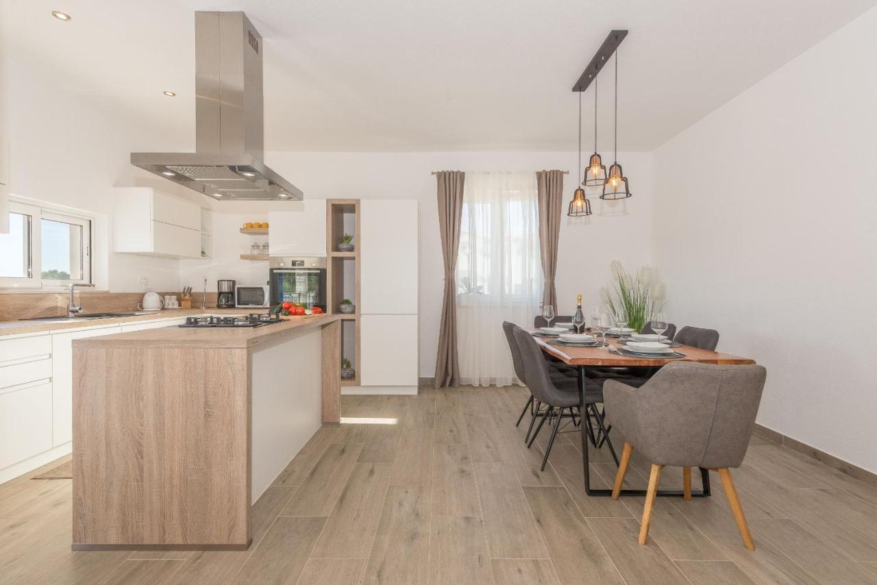 Villa Tara Zadarvillas Tinj Buitenkant foto