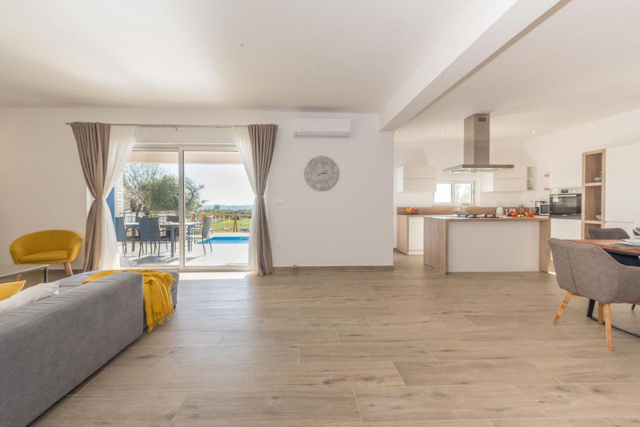 Villa Tara Zadarvillas Tinj Buitenkant foto