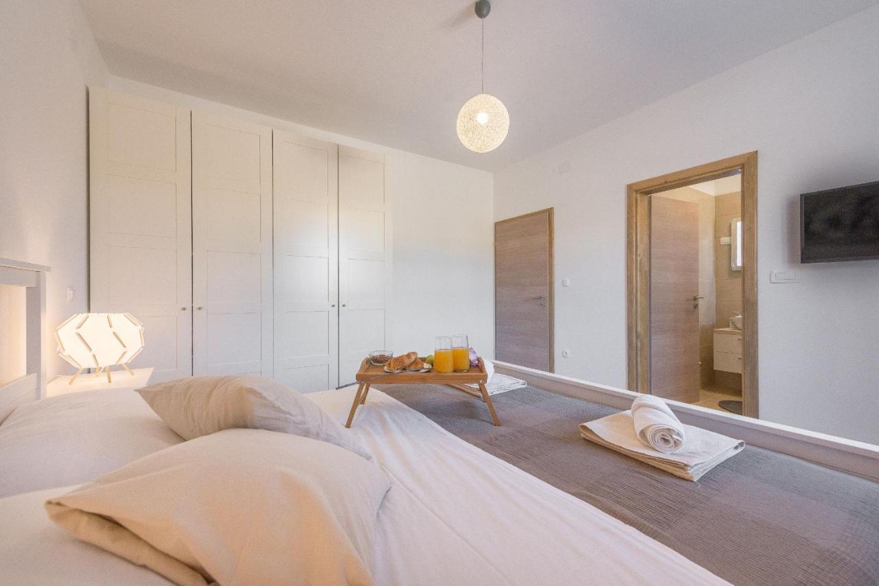 Villa Tara Zadarvillas Tinj Buitenkant foto