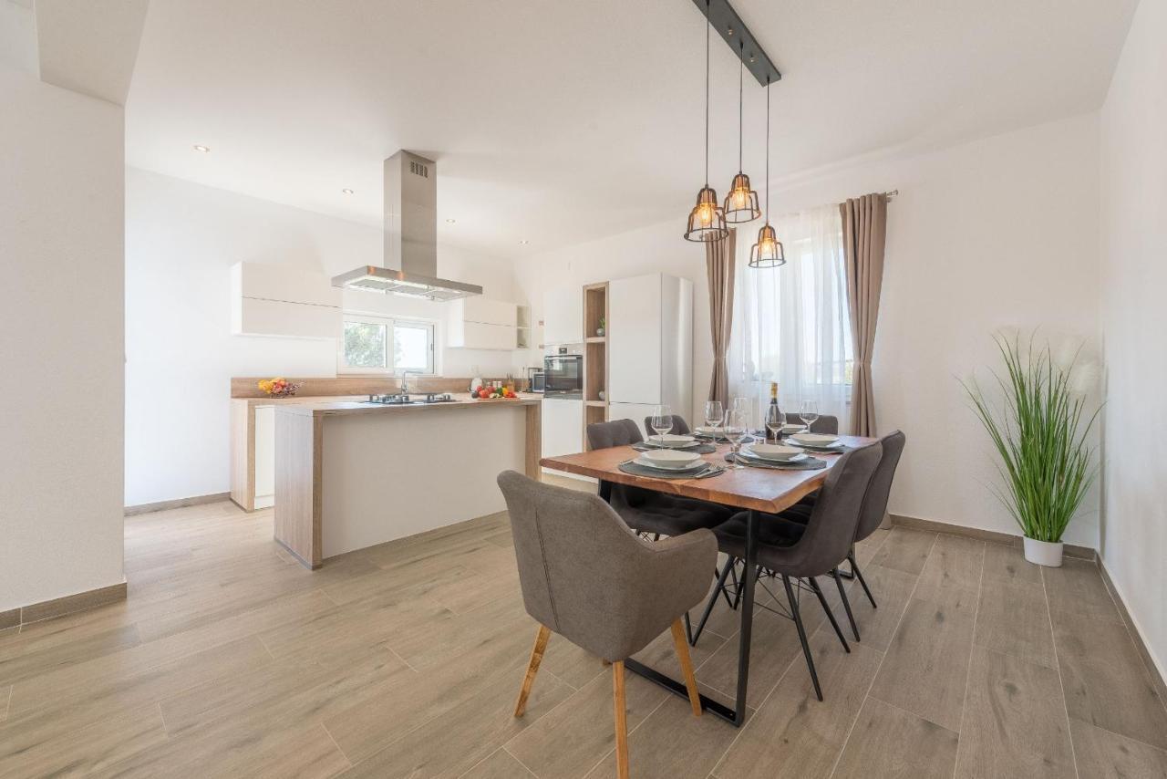 Villa Tara Zadarvillas Tinj Buitenkant foto