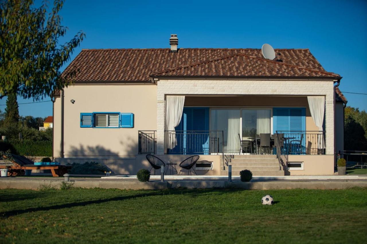 Villa Tara Zadarvillas Tinj Buitenkant foto