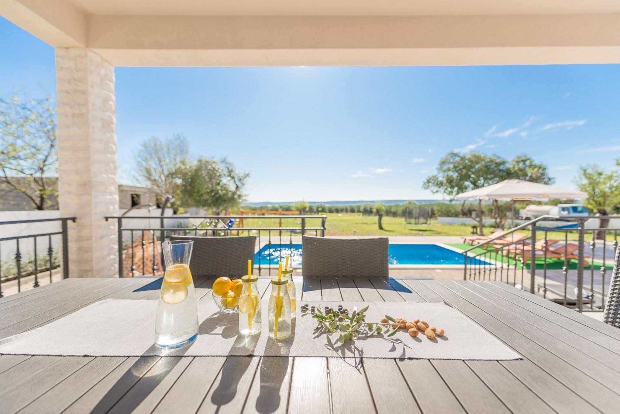 Villa Tara Zadarvillas Tinj Buitenkant foto